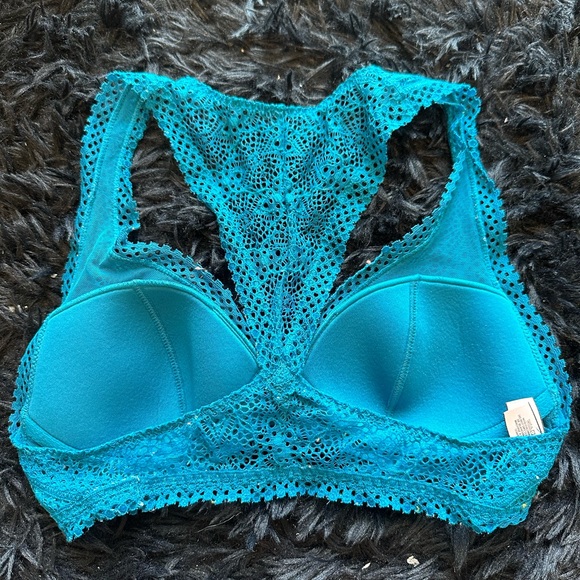 Bundle of 2 Lace Bralettes - Picture 3 of 9